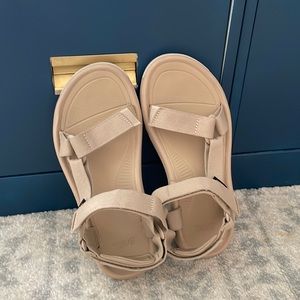 NWOT Teva Women's Hurricane XLT2 SSME Sandals